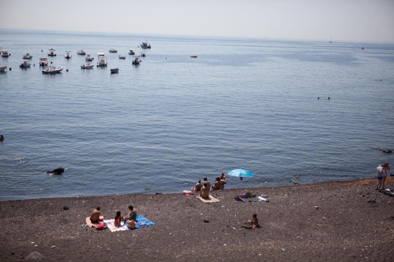 Un Tuffo Nella Baia Di Capomulini Bed and Breakfast Acireale Exteriör bild