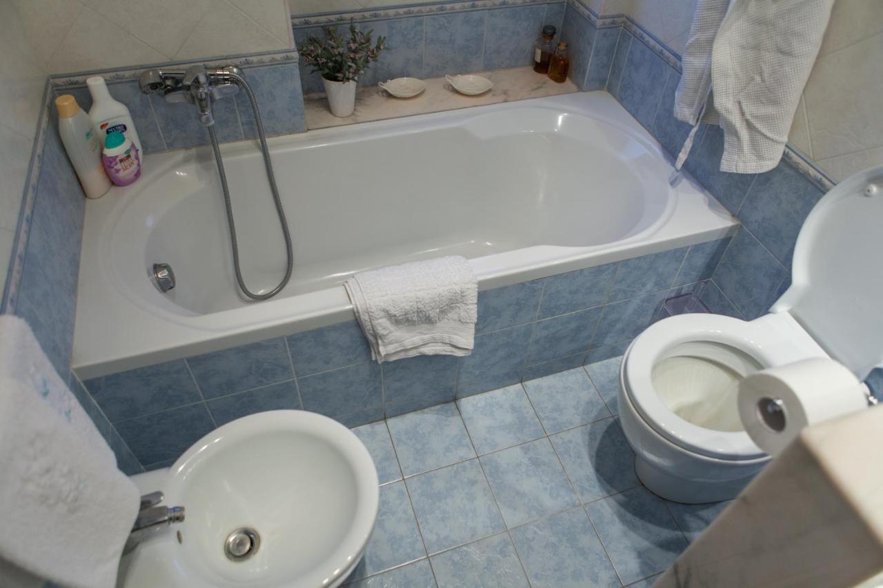 Un Tuffo Nella Baia Di Capomulini Bed and Breakfast Acireale Exteriör bild